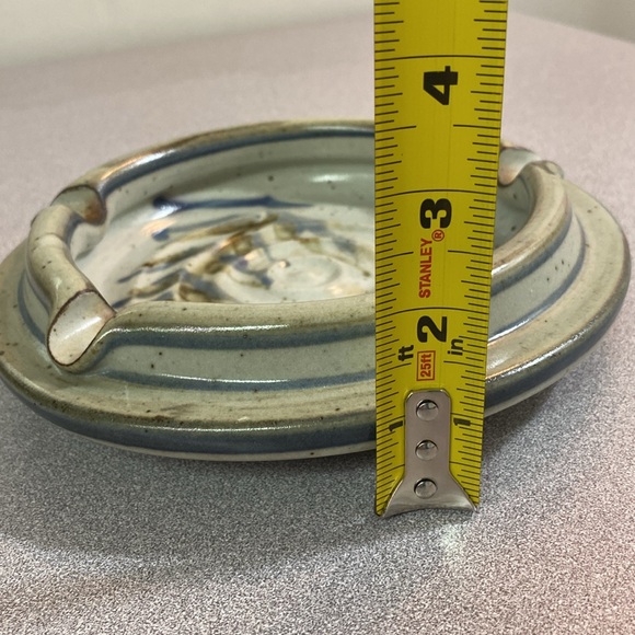 Pottery Ashtray. - Picture 6 of 6